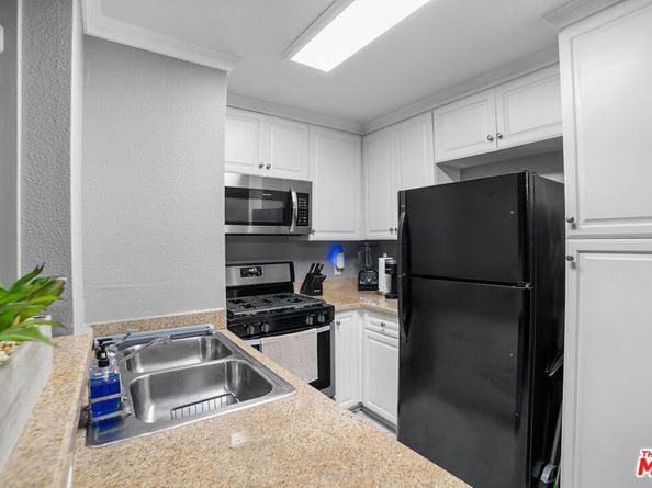 5515 Canoga Avenue 217, Woodland Hills CA 91367