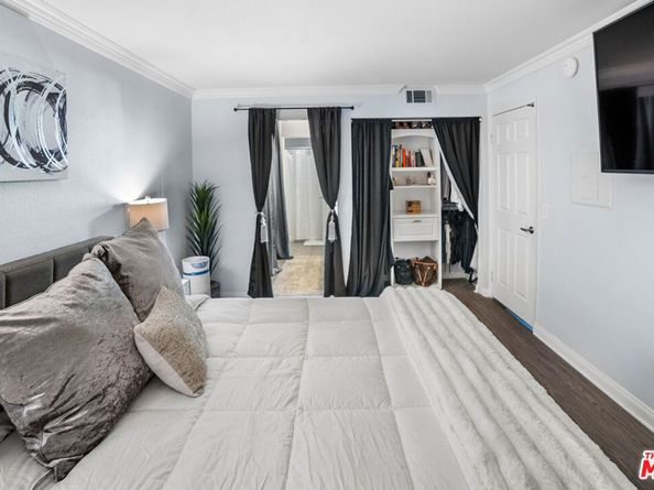 5515 Canoga Avenue 217, Woodland Hills CA 91367