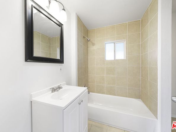 1677 W 24th Street, Los Angeles CA 90007