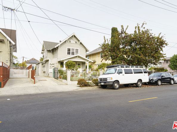 1677 W 24th Street, Los Angeles CA 90007