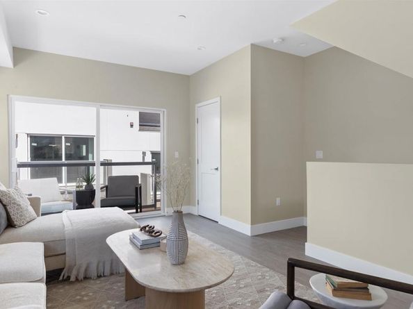 1952 Hornblend St 1, San Diego CA 92109