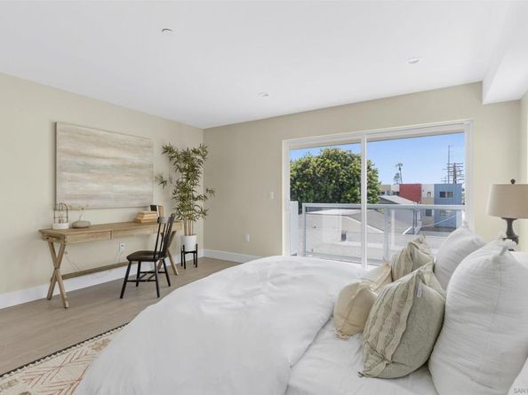 1952 Hornblend St 1, San Diego CA 92109