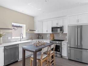 1952 Hornblend St 1, San Diego CA 92109