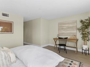 1952 Hornblend St 1, San Diego CA 92109
