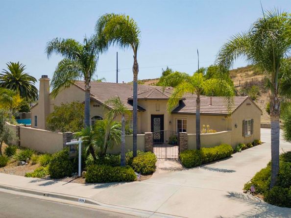 1334 Deerbrook Dr, San Marcos CA 92069