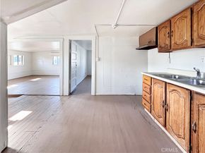 614 W 60th Street, Los Angeles CA 90044