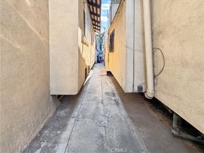 614 W 60th Street, Los Angeles CA 90044