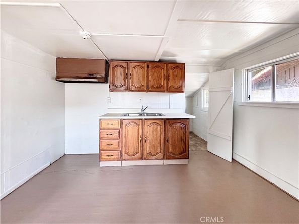 614 W 60th Street, Los Angeles CA 90044