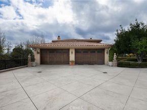 10472 Villa Del Cerro, Santa Ana CA 92705