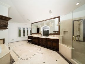 10472 Villa Del Cerro, Santa Ana CA 92705