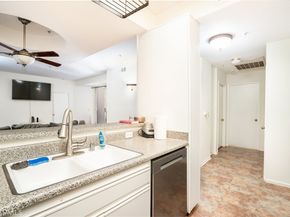 640 W 4th 315, Long Beach CA 90802