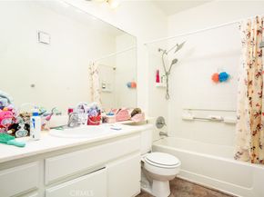 640 W 4th 315, Long Beach CA 90802