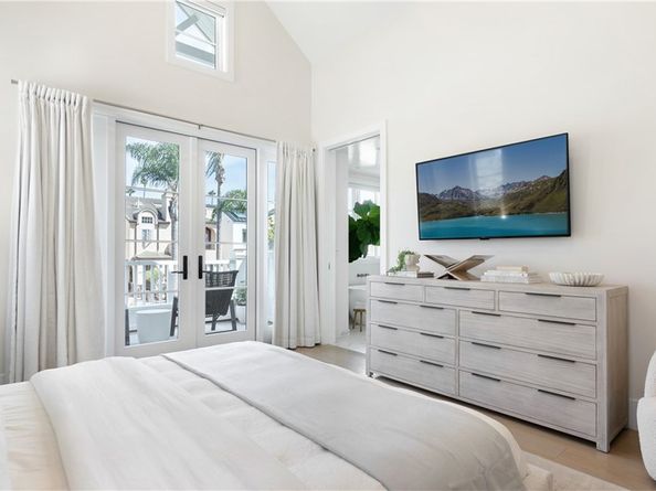 435 Fernleaf Avenue 1, Corona Del Mar CA 92625