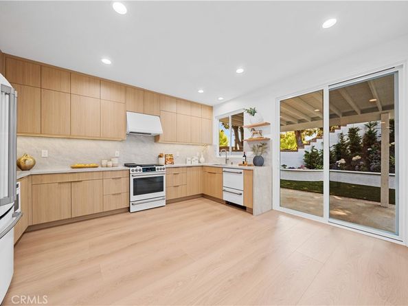 33 Winterfield Road, Irvine CA 92602