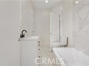 1940 S La Salle Avenue, Los Angeles CA 90018