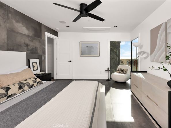 7210 W. Oceanfront, Newport Beach CA 92663