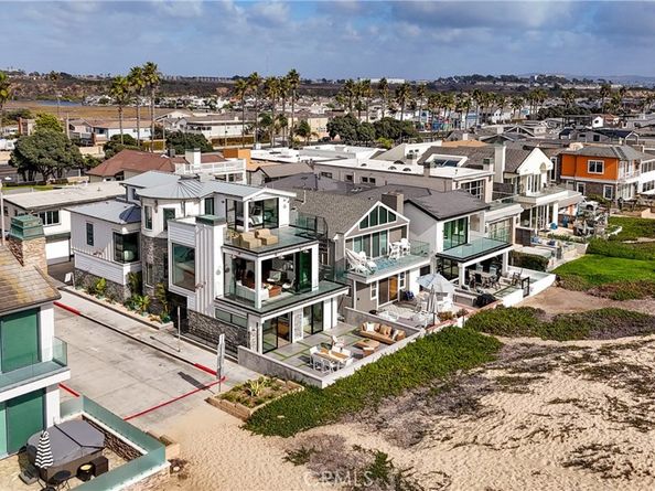 7210 W. Oceanfront, Newport Beach CA 92663