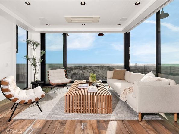 7210 W. Oceanfront, Newport Beach CA 92663