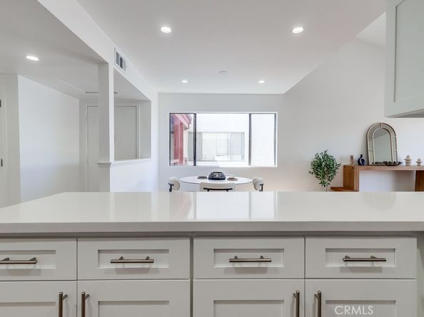 946 W 220th 216, Torrance CA 90502