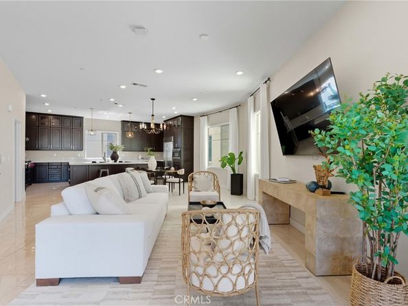 186 Stellar, Irvine CA 92618