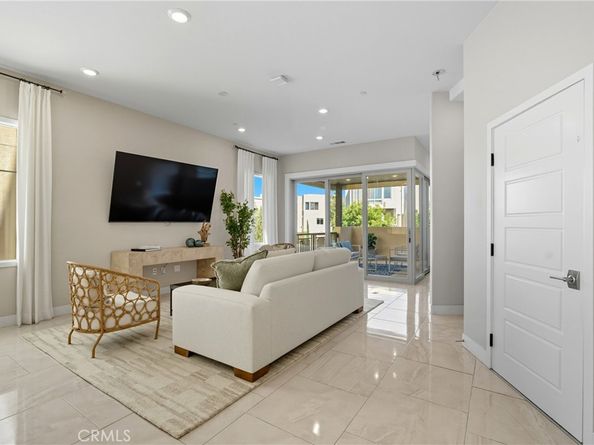 186 Stellar, Irvine CA 92618