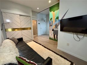527 Molino Street 401, Los Angeles CA 90013