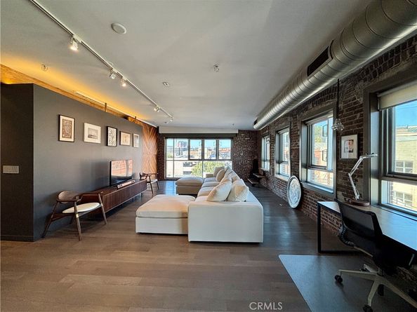 527 Molino Street 401, Los Angeles CA 90013