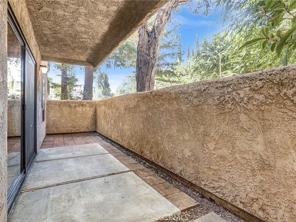 22100 Burbank 130C, Woodland Hills CA 91367