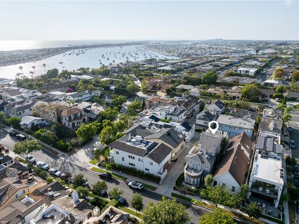 433 1/2 Acacia, Corona Del Mar CA 92625