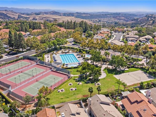 19331 Sleeping Oak, Lake Forest CA 92679
