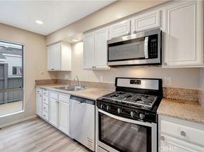 2670 W Segerstrom f, Santa Ana CA 92704