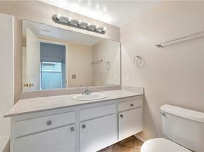 2670 W Segerstrom f, Santa Ana CA 92704