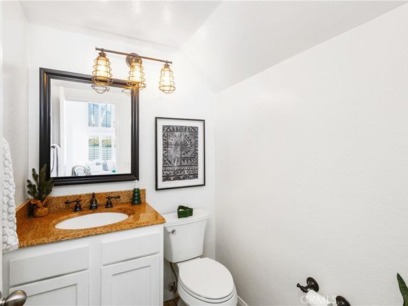 924 Hyde Court, Costa Mesa CA 92626