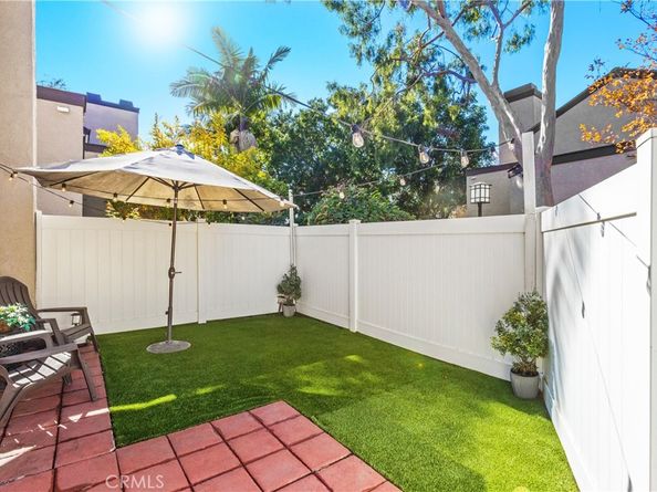 924 Hyde Court, Costa Mesa CA 92626