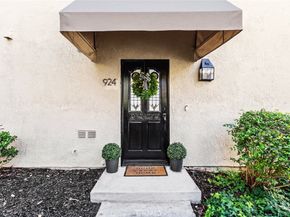 924 Hyde Court, Costa Mesa CA 92626