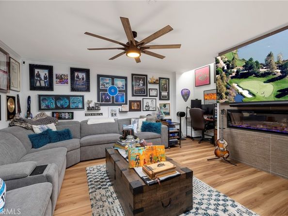 7401 Seabluff 102, Huntington Beach CA 92648