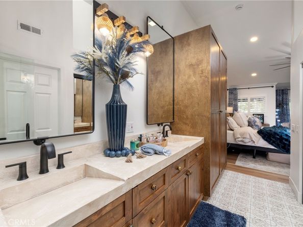 7401 Seabluff 102, Huntington Beach CA 92648