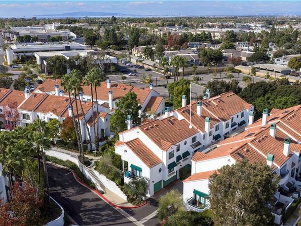 7401 Seabluff 102, Huntington Beach CA 92648