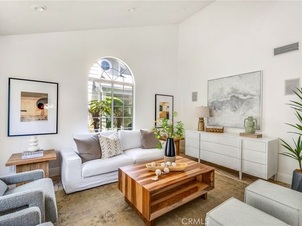 245 Palmer St., Costa Mesa CA 92627