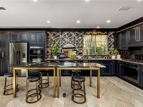 8 Upland, Irvine CA 92602