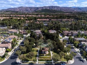 8 Upland, Irvine CA 92602