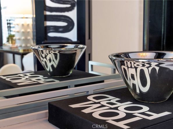 8 Upland, Irvine CA 92602