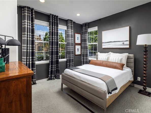 8 Upland, Irvine CA 92602