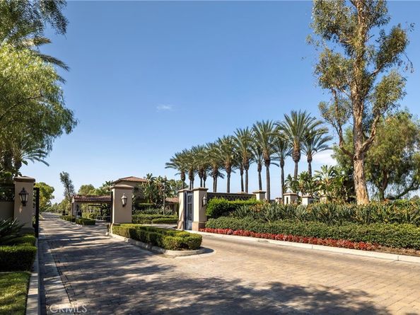 8 Upland, Irvine CA 92602