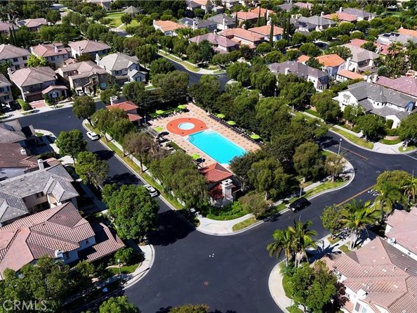 8 Upland, Irvine CA 92602
