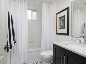 8 Upland, Irvine CA 92602