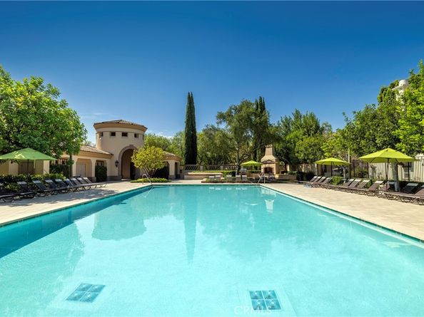 8 Upland, Irvine CA 92602