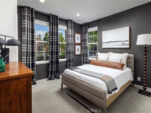 8 Upland, Irvine CA 92602