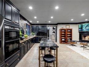 8 Upland, Irvine CA 92602