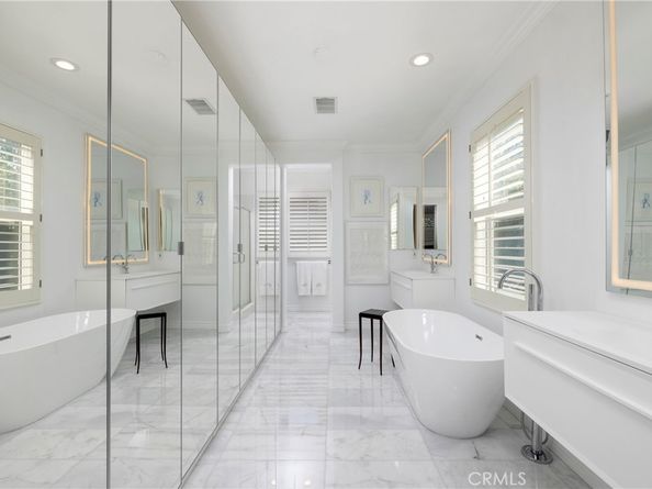 8 Upland, Irvine CA 92602